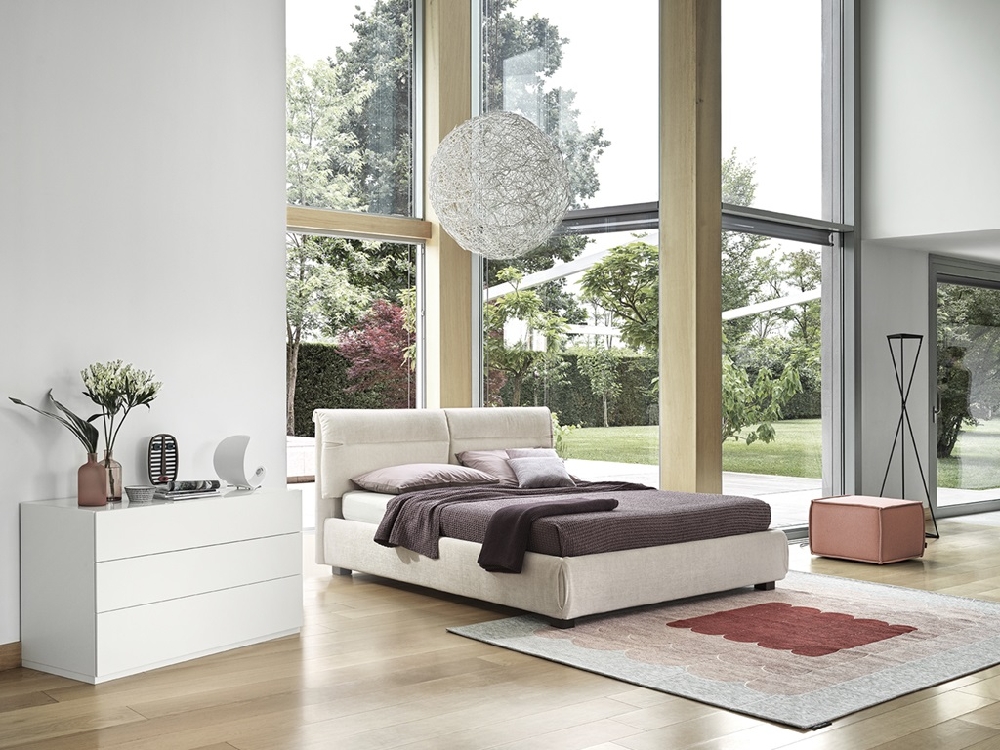 Διπλό κρεβάτι με αποθηκευτικό χώρο και ήπιους τόνους για χαλαρό ύπνο | Calligaris | Αθήνα | Adamopoulos Casa Ideale